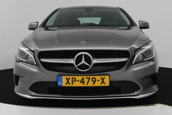 Mercedes-Benz CLA-Klasse 180 Ambition (ACHTERUITRIJCAMERA, CRUISE CONTROL, PARKEERSENSOREN, NAVIGATIE, BLUETOOTH, AIRCO)