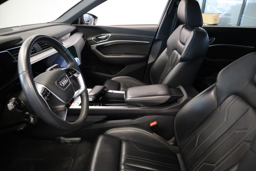 Audi e-tron e-tron 55 quattro advanced 95 kWh S-line Panoramadak Leder
