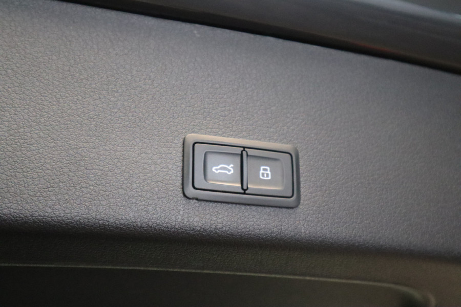 Audi e-tron e-tron 55 quattro advanced 95 kWh S-line Panoramadak Leder