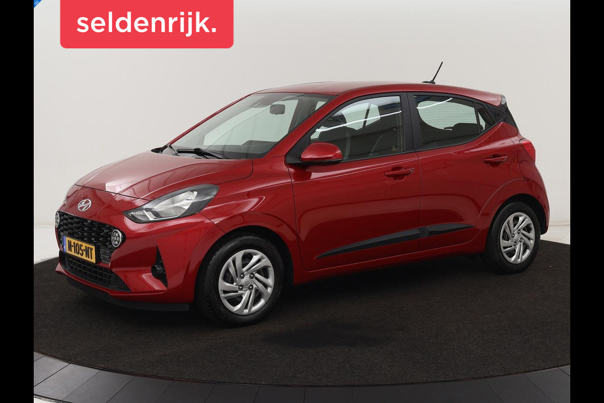 Hyundai i10 1.0 Comfort Smart | Trekhaak | Camera | Carplay | Cruise control | Airco | Navigatie | DAB Hyundai i10 1.0 Comfort Smart | Trekhaak | Camera | Carplay | Cruise control | Airco | Navigatie | DAB