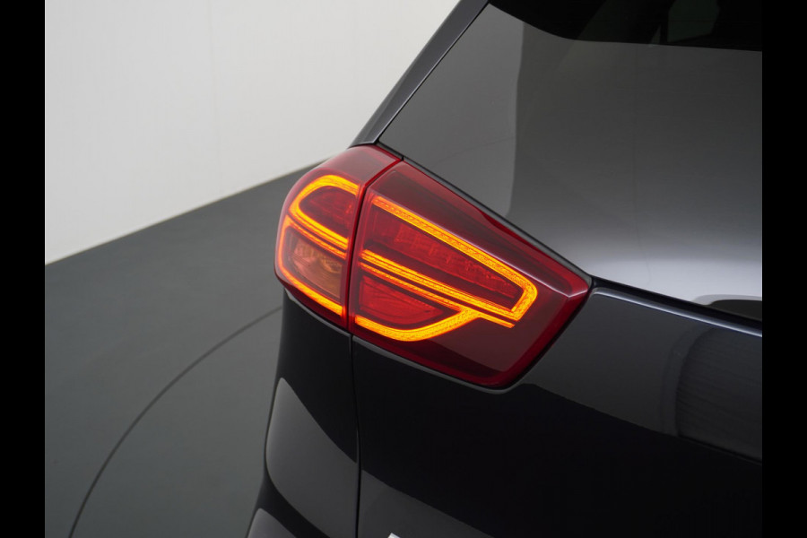 Kia e-Niro DynamicPlusLine 64 kWh Schuifdak | Stuur- & Stoelverwarming | 3-fase Laden | SOH 100% !! | ORIGINEEL NL  RIJKLAAR GELEVERD MET GARANTIE! |
