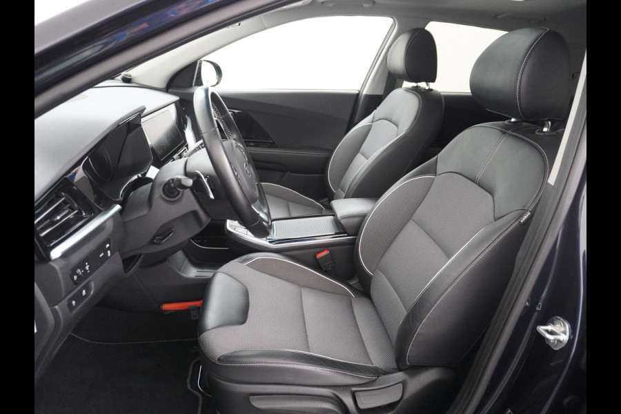 Kia e-Niro DynamicPlusLine 64 kWh Schuifdak | Stuur- & Stoelverwarming | 3-fase Laden | SOH 100% !! | ORIGINEEL NL  RIJKLAAR GELEVERD MET GARANTIE! |