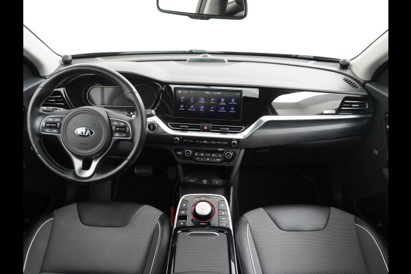 Kia e-Niro DynamicPlusLine 64 kWh Schuifdak | Stuur- & Stoelverwarming | 3-fase Laden | SOH 100% !! | ORIGINEEL NL  RIJKLAAR GELEVERD MET GARANTIE! |