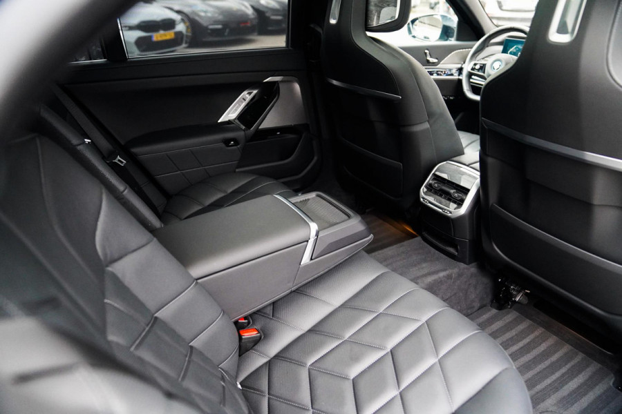 BMW 7 Serie 750e xDrive | Elektrische trekhaak | Massage | Stoelverkoeling | Stuurwielverwarming