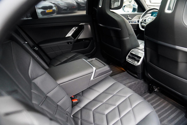 BMW 7 Serie 750e xDrive | Elektrische trekhaak | Massage | Stoelverkoeling | Stuurwielverwarming