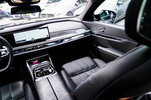 BMW 7 Serie 750e xDrive | Elektrische trekhaak | Massage | Stoelverkoeling | Stuurwielverwarming