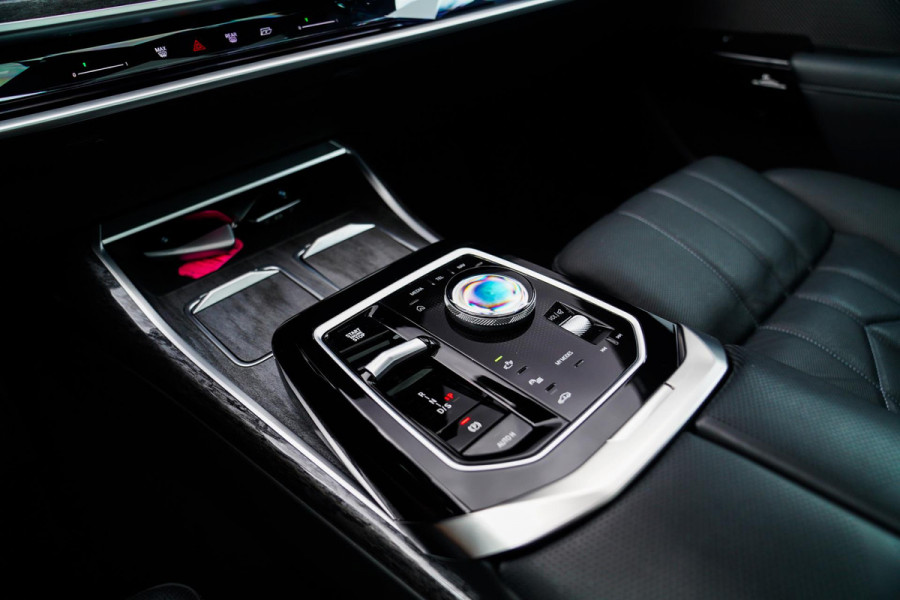 BMW 7 Serie 750e xDrive | Elektrische trekhaak | Massage | Stoelverkoeling | Stuurwielverwarming