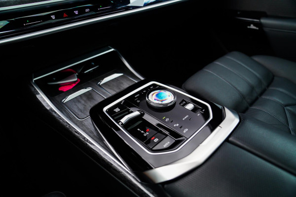 BMW 7 Serie 750e xDrive | Elektrische trekhaak | Massage | Stoelverkoeling | Stuurwielverwarming