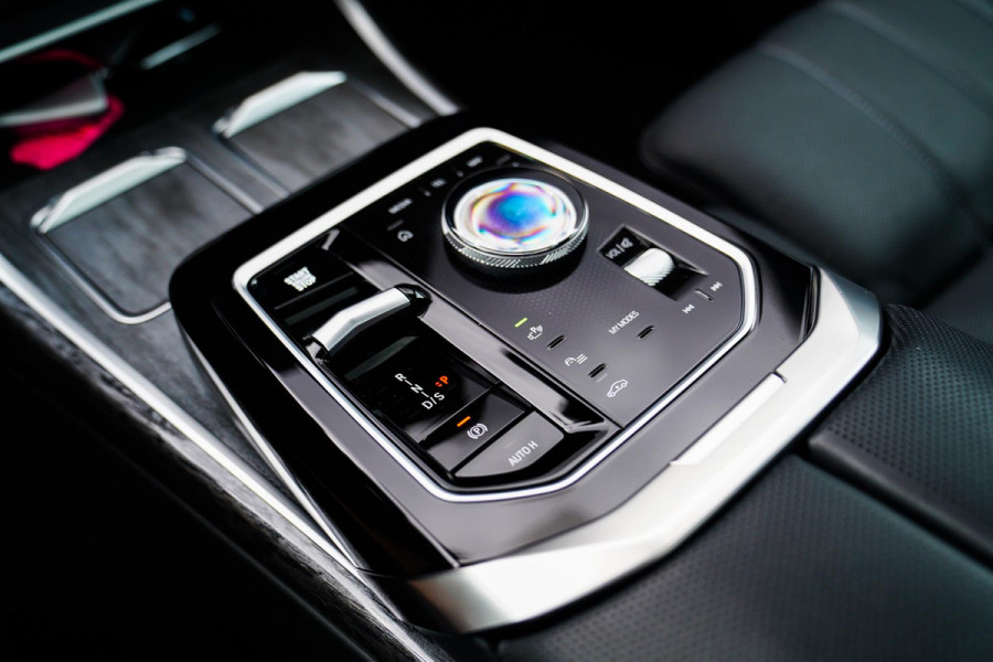 BMW 7 Serie 750e xDrive | Elektrische trekhaak | Massage | Stoelverkoeling | Stuurwielverwarming