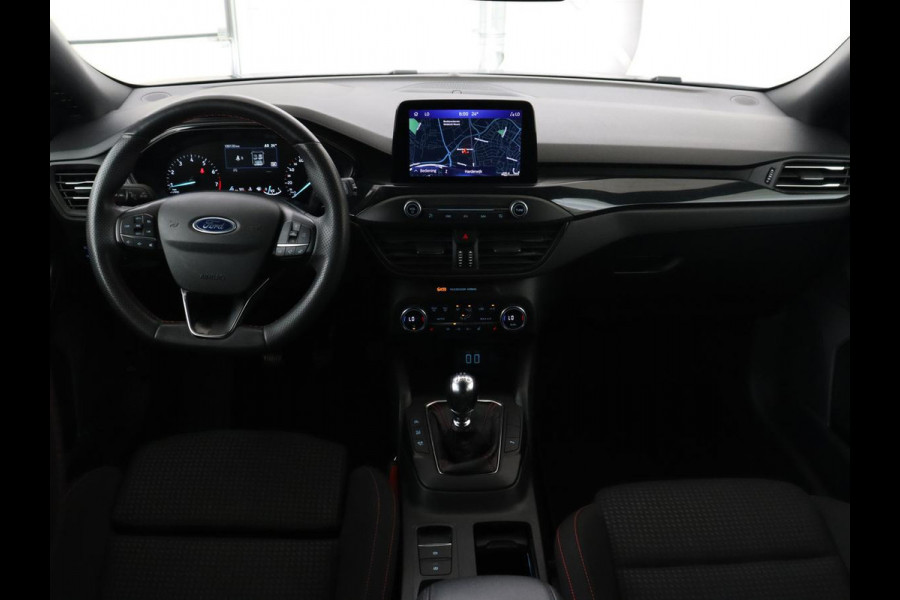 Ford Focus 1.0 EcoBoost Hybrid ST Line | Trekhaak | Stoel & stuurverwarming | Camera | Full LED | Navigatie | Climate control | Parkeerhulp