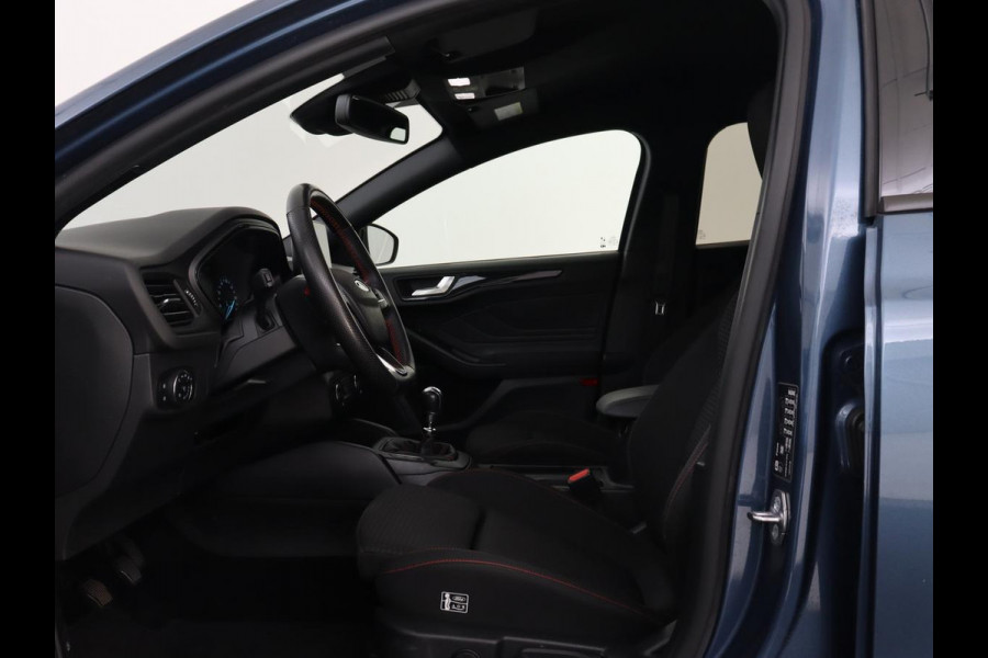 Ford Focus 1.0 EcoBoost Hybrid ST Line | Trekhaak | Stoel & stuurverwarming | Camera | Full LED | Navigatie | Climate control | Parkeerhulp