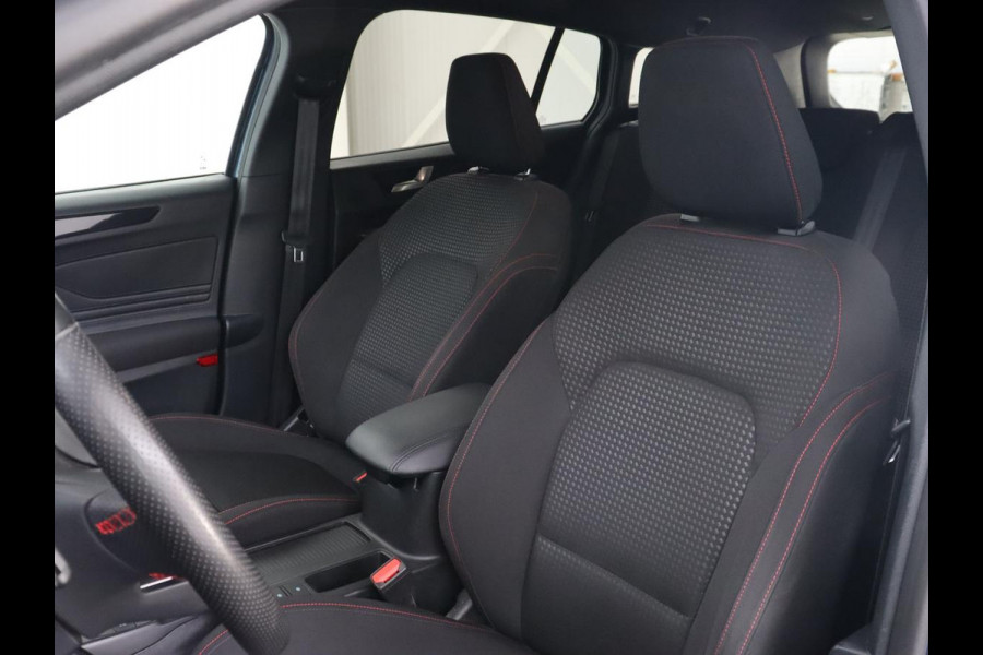 Ford Focus 1.0 EcoBoost Hybrid ST Line | Trekhaak | Stoel & stuurverwarming | Camera | Full LED | Navigatie | Climate control | Parkeerhulp