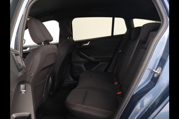 Ford Focus 1.0 EcoBoost Hybrid ST Line | Trekhaak | Stoel & stuurverwarming | Camera | Full LED | Navigatie | Climate control | Parkeerhulp