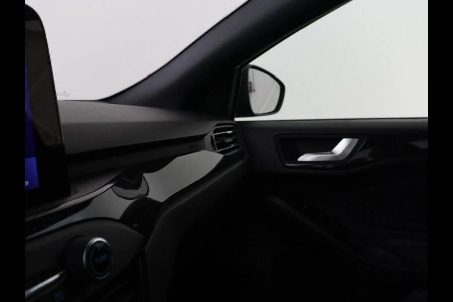 Ford Focus 1.0 EcoBoost Hybrid ST Line | Trekhaak | Stoel & stuurverwarming | Camera | Full LED | Navigatie | Climate control | Parkeerhulp