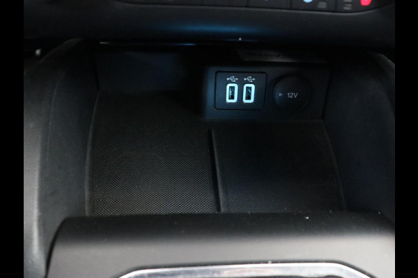 Ford Focus 1.0 EcoBoost Hybrid ST Line | Trekhaak | Stoel & stuurverwarming | Camera | Full LED | Navigatie | Climate control | Parkeerhulp