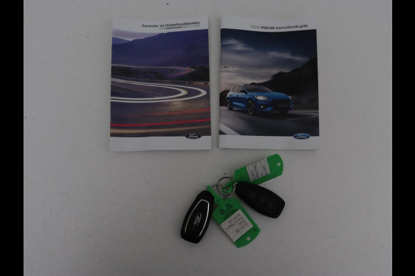 Ford Focus 1.0 EcoBoost Hybrid ST Line | Trekhaak | Stoel & stuurverwarming | Camera | Full LED | Navigatie | Climate control | Parkeerhulp