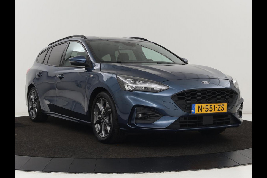 Ford Focus 1.0 EcoBoost Hybrid ST Line | Trekhaak | Stoel & stuurverwarming | Camera | Full LED | Navigatie | Climate control | Parkeerhulp