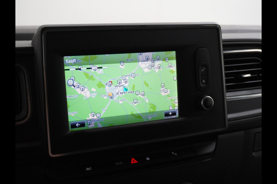Renault Master T35 2.3dCi 135 L2H2 3-Persoons Trekhaak Navi Ecc Camera Cruise Control Pdc Blind Spot Monitoring Schuifdeur Betonplex Vloer Wandbetimmering Euro 6