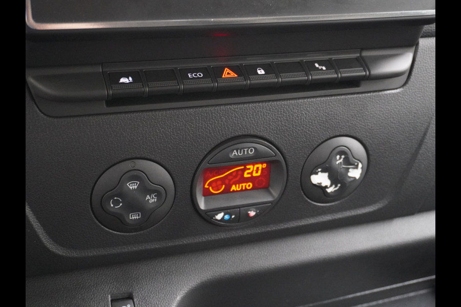 Renault Master T35 2.3dCi 135 L2H2 3-Persoons Trekhaak Navi Ecc Camera Cruise Control Pdc Blind Spot Monitoring Schuifdeur Betonplex Vloer Wandbetimmering Euro 6