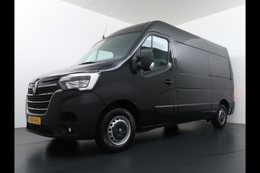 Renault Master T35 2.3dCi 135 L2H2 3-Persoons Trekhaak Navi Ecc Camera Cruise Control Pdc Blind Spot Monitoring Schuifdeur Betonplex Vloer Wandbetimmering Euro 6