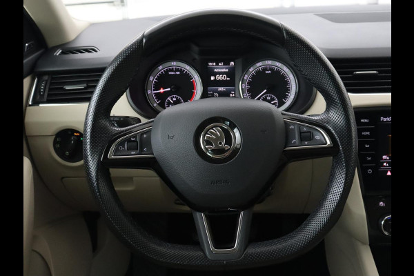 Škoda Octavia 1.0 TSI Style | Stoelverwarming | Leder/Alcantara | Carplay | Park Assist | Full LED | Keyless | Navigatie | Climate control | Cruise control