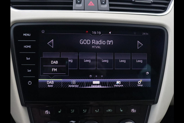 Škoda Octavia 1.0 TSI Style | Stoelverwarming | Leder/Alcantara | Carplay | Park Assist | Full LED | Keyless | Navigatie | Climate control | Cruise control