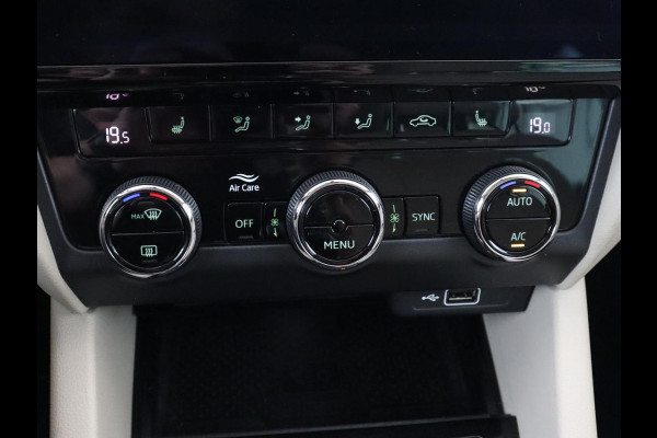 Škoda Octavia 1.0 TSI Style | Stoelverwarming | Leder/Alcantara | Carplay | Park Assist | Full LED | Keyless | Navigatie | Climate control | Cruise control