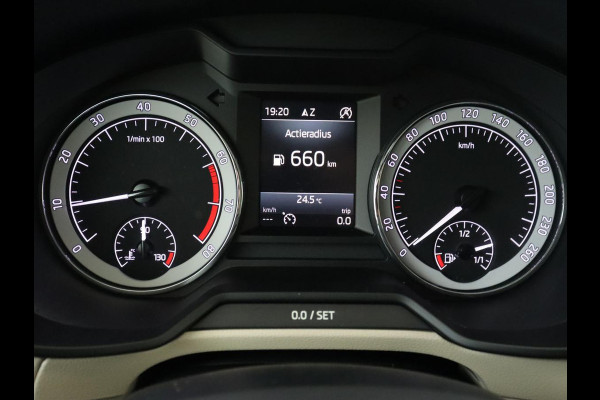 Škoda Octavia 1.0 TSI Style | Stoelverwarming | Leder/Alcantara | Carplay | Park Assist | Full LED | Keyless | Navigatie | Climate control | Cruise control
