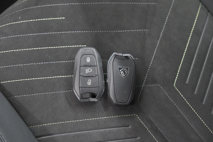 Peugeot 2008 PureTech 130 EAT8 GT | 360 Camera | Adaptieve Cruise Control | Stoelmaasage | Apple Carplay