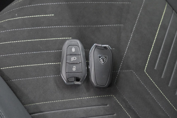 Peugeot 2008 PureTech 130 EAT8 GT | 360 Camera | Adaptieve Cruise Control | Stoelmaasage | Apple Carplay