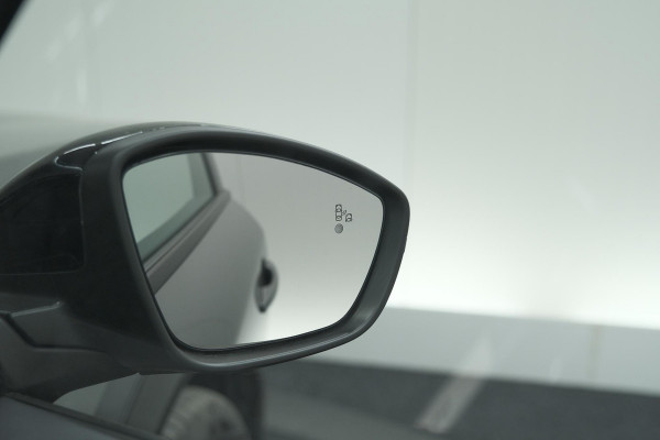 Peugeot 2008 PureTech 130 EAT8 GT | 360 Camera | Adaptieve Cruise Control | Stoelmaasage | Apple Carplay