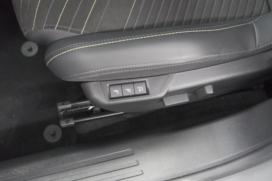 Peugeot 2008 PureTech 130 EAT8 GT | 360 Camera | Adaptieve Cruise Control | Stoelmaasage | Apple Carplay