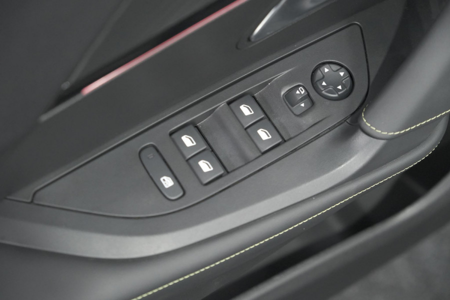 Peugeot 2008 PureTech 130 EAT8 GT | 360 Camera | Adaptieve Cruise Control | Stoelmaasage | Apple Carplay