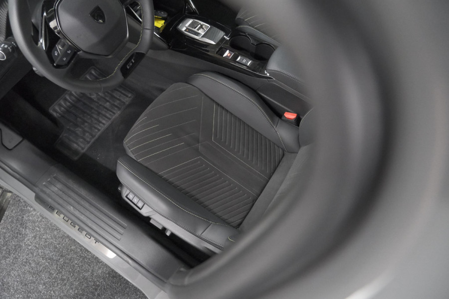 Peugeot 2008 PureTech 130 EAT8 GT | 360 Camera | Adaptieve Cruise Control | Stoelmaasage | Apple Carplay