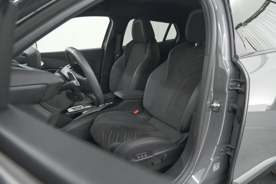 Peugeot 2008 PureTech 130 EAT8 GT | 360 Camera | Adaptieve Cruise Control | Stoelmaasage | Apple Carplay