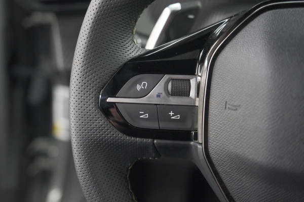 Peugeot 2008 PureTech 130 EAT8 GT | 360 Camera | Adaptieve Cruise Control | Stoelmaasage | Apple Carplay