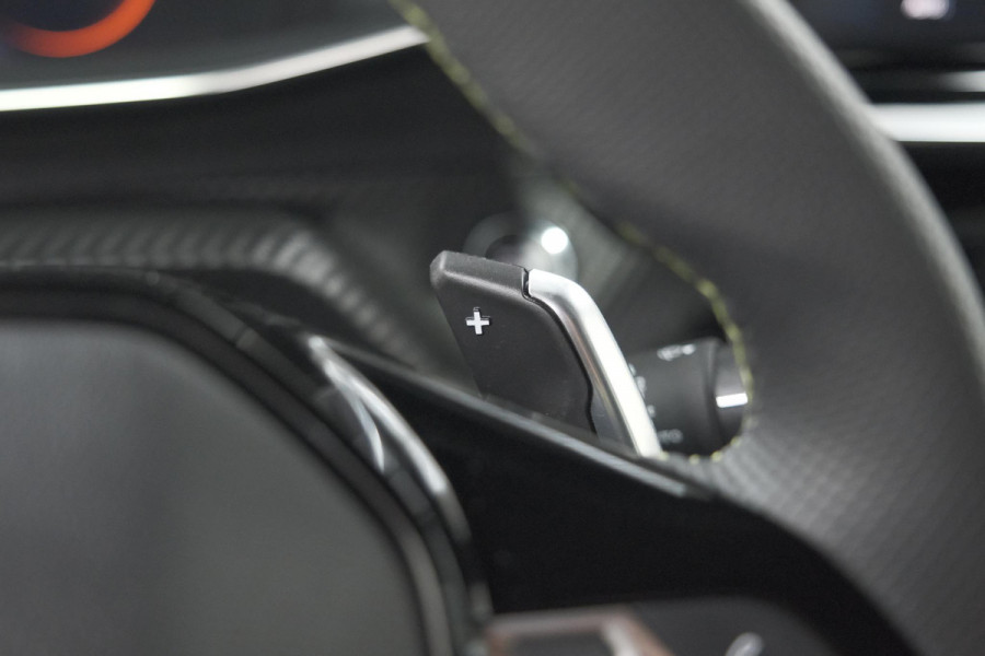 Peugeot 2008 PureTech 130 EAT8 GT | 360 Camera | Adaptieve Cruise Control | Stoelmaasage | Apple Carplay