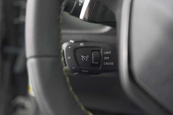 Peugeot 2008 PureTech 130 EAT8 GT | 360 Camera | Adaptieve Cruise Control | Stoelmaasage | Apple Carplay