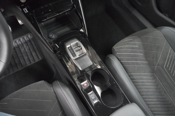 Peugeot 2008 PureTech 130 EAT8 GT | 360 Camera | Adaptieve Cruise Control | Stoelmaasage | Apple Carplay