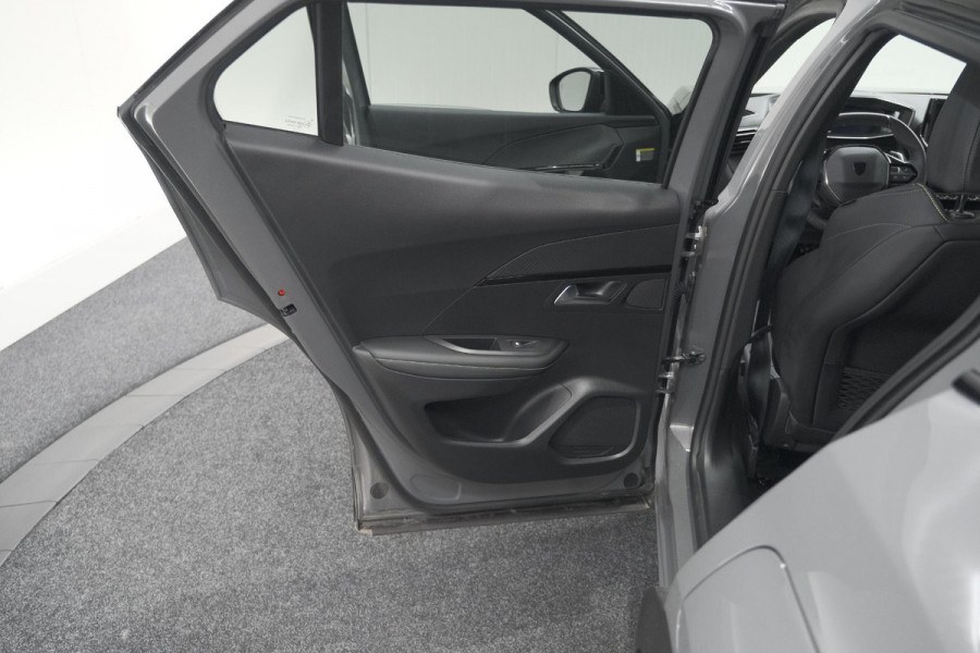 Peugeot 2008 PureTech 130 EAT8 GT | 360 Camera | Adaptieve Cruise Control | Stoelmaasage | Apple Carplay