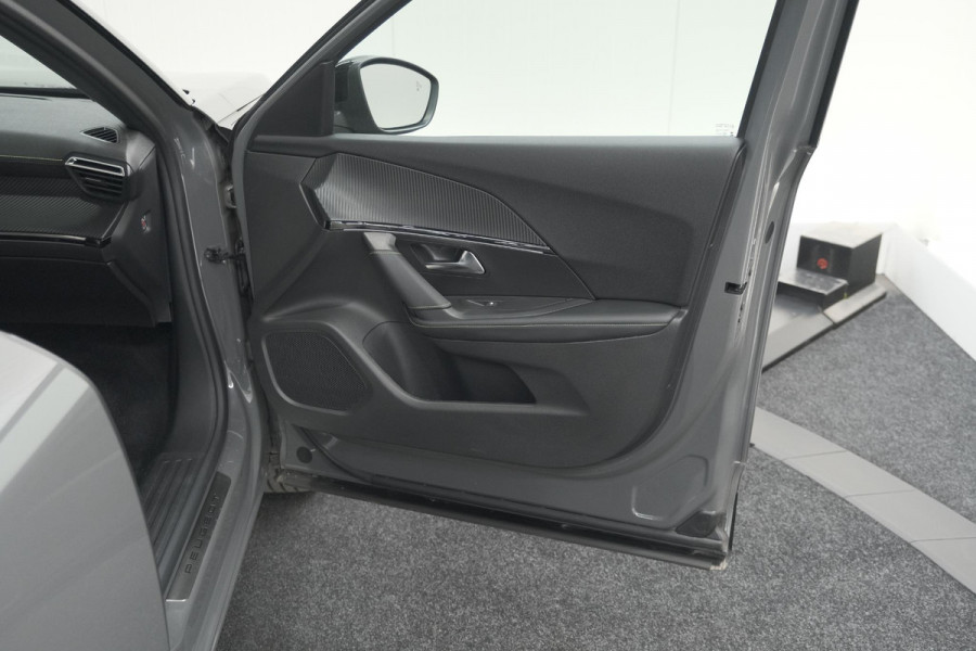 Peugeot 2008 PureTech 130 EAT8 GT | 360 Camera | Adaptieve Cruise Control | Stoelmaasage | Apple Carplay