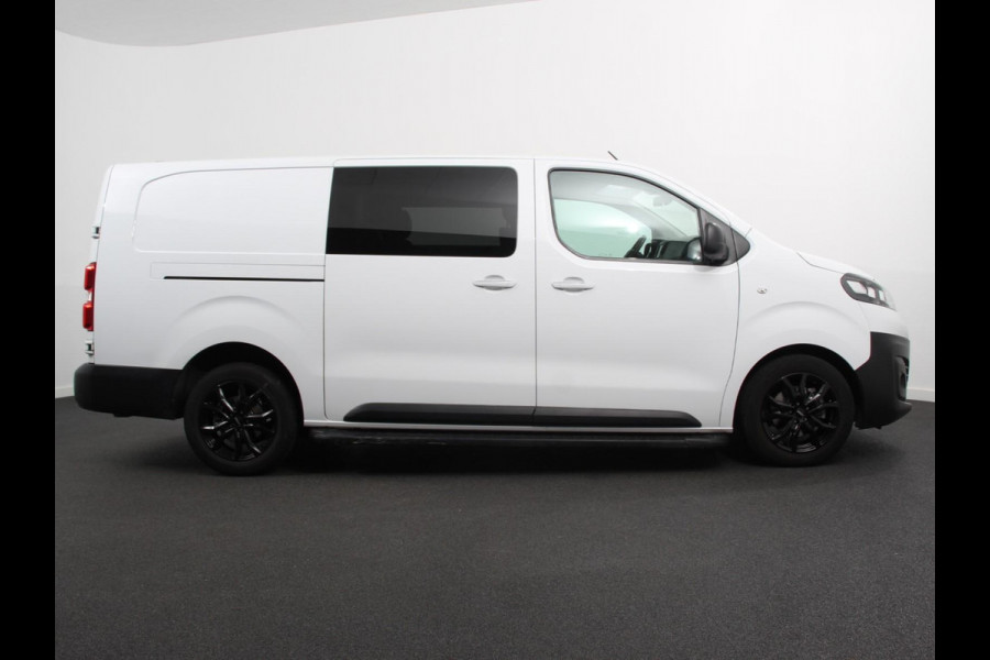 Opel Vivaro 145pk L3H1 Dubbele Cabine Sport Edition Navigatie Climate Control Trekhaak Trekhaak Parkeer sensoren Lichtmetalen Velgen