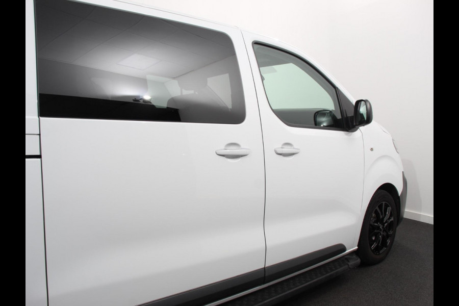 Opel Vivaro 145pk L3H1 Dubbele Cabine Sport Edition Navigatie Climate Control Trekhaak Trekhaak Parkeer sensoren Lichtmetalen Velgen
