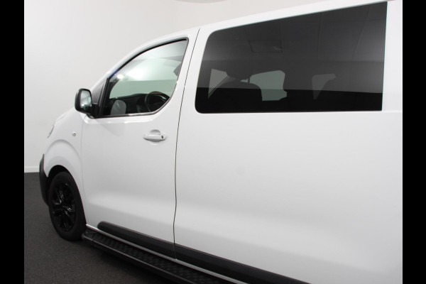 Opel Vivaro 145pk L3H1 Dubbele Cabine Sport Edition Navigatie Climate Control Trekhaak Trekhaak Parkeer sensoren Lichtmetalen Velgen