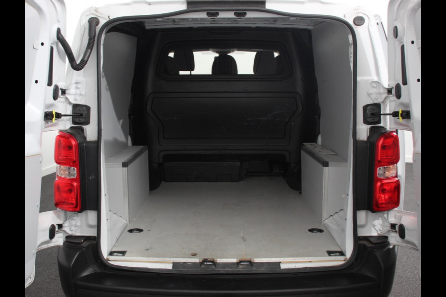 Opel Vivaro 145pk L3H1 Dubbele Cabine Sport Edition Navigatie Climate Control Trekhaak Trekhaak Parkeer sensoren Lichtmetalen Velgen
