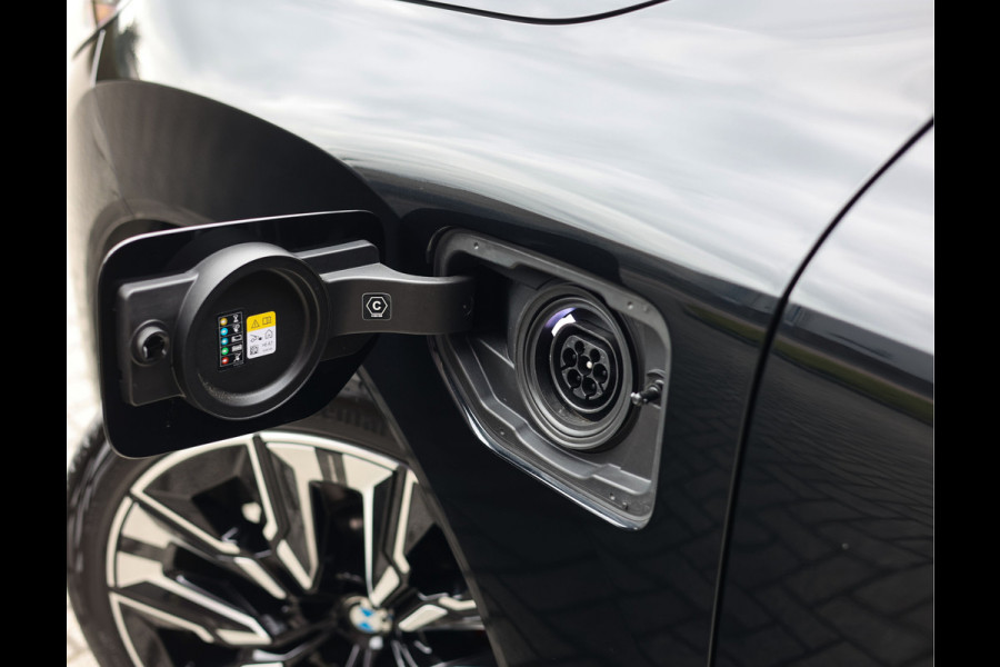 BMW X3 30e xDrive | Direct leverbaar - M Sport Pro - Pano - Trekhaak