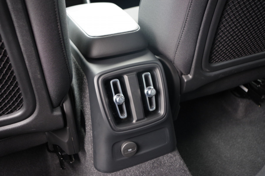Volvo XC40 1.5 T4 Recharge Inscription Expression 211 PK PHEV, Winterpakket, LED