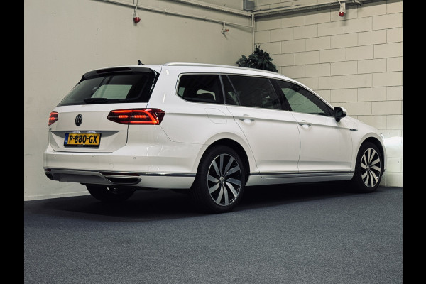 Volkswagen Passat Variant 1.4 TSI GTE | Panorama | Trekhaak | Massage