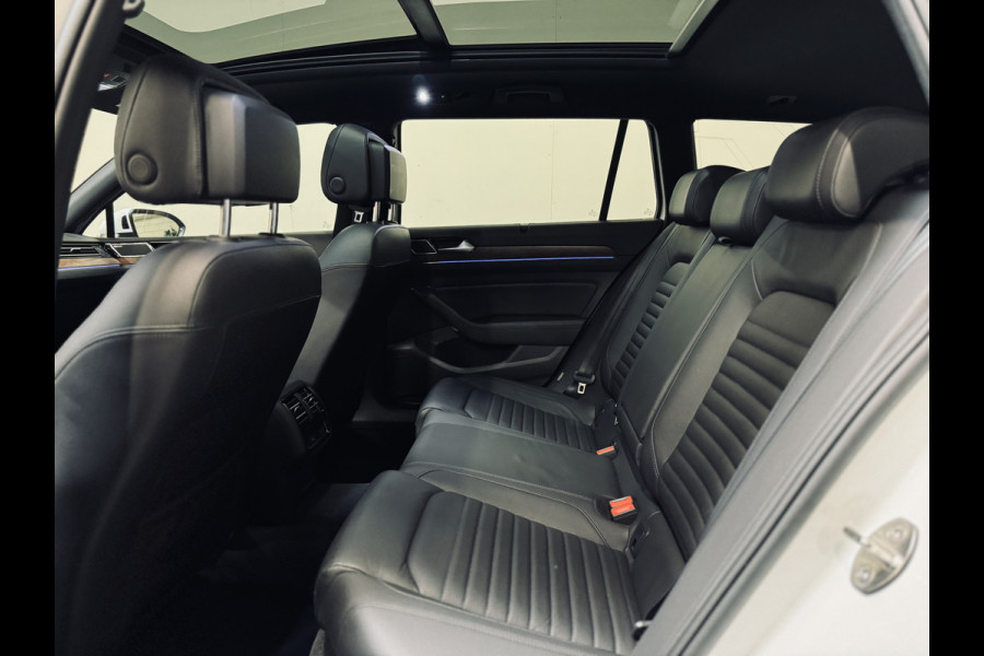 Volkswagen Passat Variant 1.4 TSI GTE | Panorama | Trekhaak | Massage