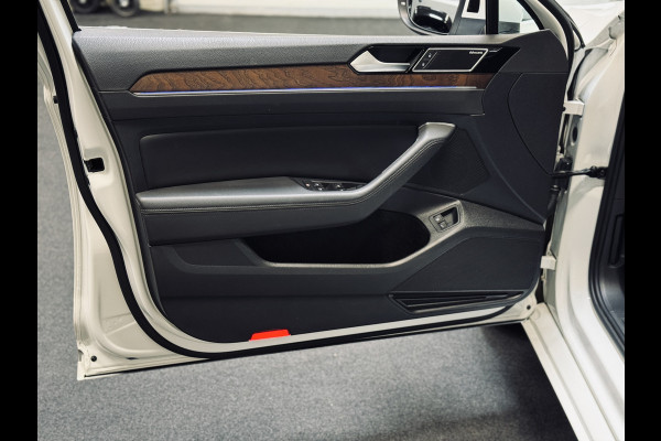 Volkswagen Passat Variant 1.4 TSI GTE | Panorama | Trekhaak | Massage